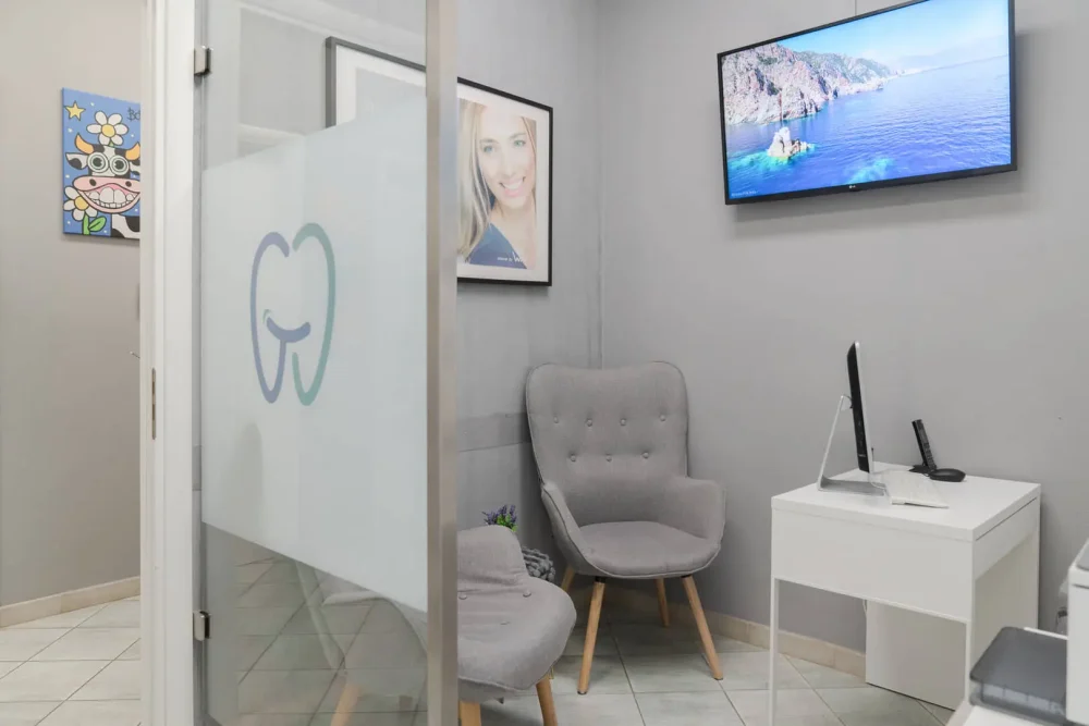 Sala d'attesa moderna e accogliente