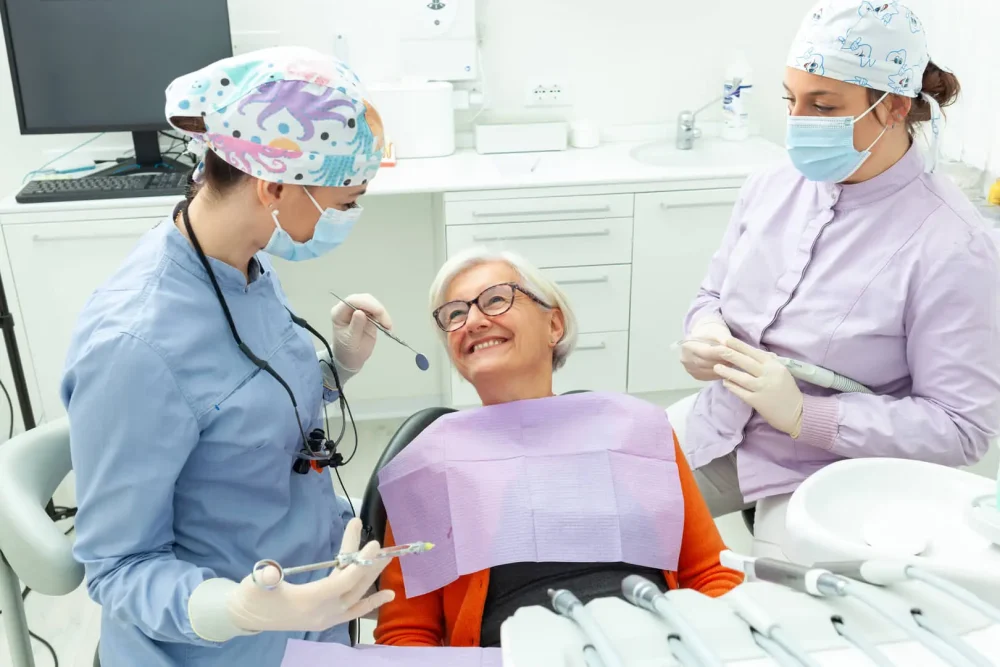 Visita odontoiatrica in clinica moderna